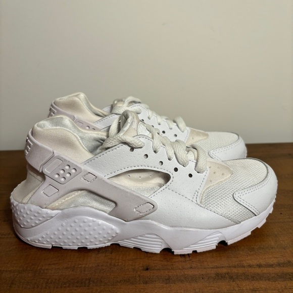 Nike Shoes - Nike Air Huarache Sneakers White & Pure Platinum 654275-110 Size 4Y / 5.5 Women